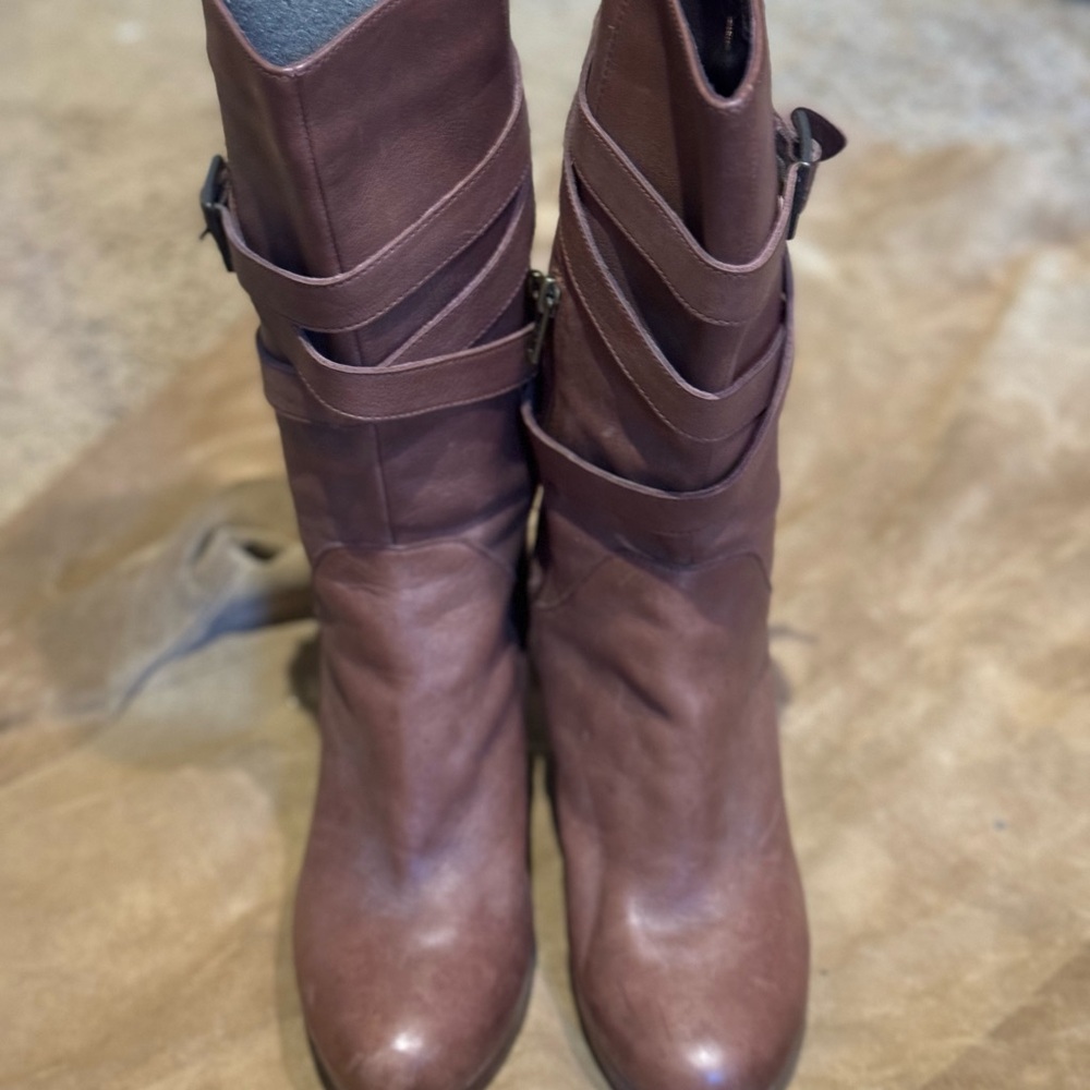 UGG Jardin Brown Heeled Side-Zip Boots size 9 - Picture 5 of 8
